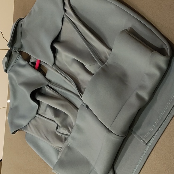 Plunge keyhole pencil formal Dress 👗 🖊️ - Picture 13 of 15